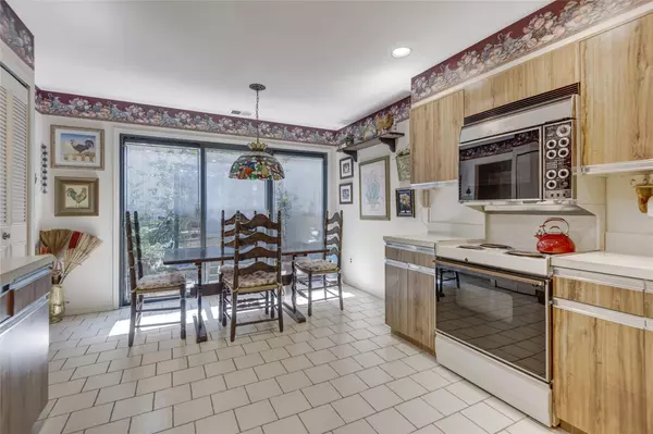 Jericho, NY 11753,274 Vista DR