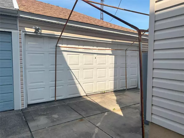 Richmond Hill, NY 11419,104-16 103 street