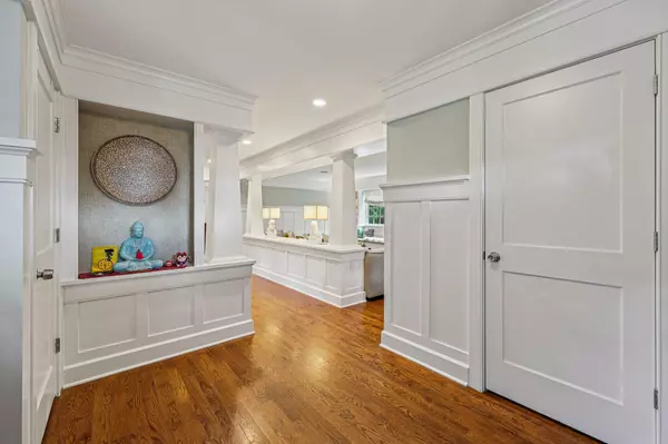 Scarsdale, NY 10583,180 Bell RD
