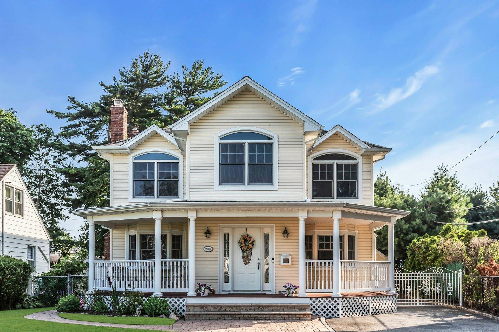 234 S Pershing AVE, Bethpage, NY 11714