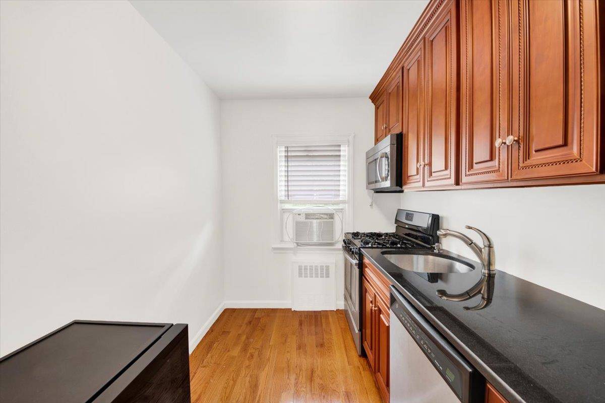 Harrison, NY 10528,10 South #2F