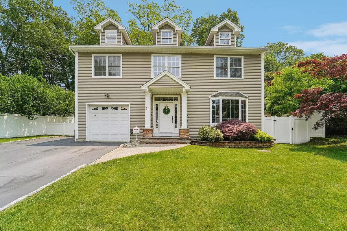 Suffern, NY 10901,10 Willow DR