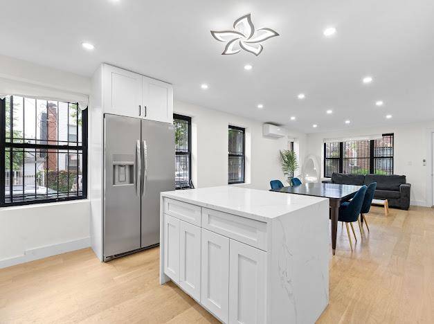 Brooklyn, NY 11225,23 Palm CT