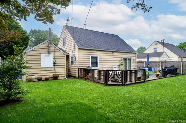 Carle Place, NY 11514,304 Jamaica BLVD