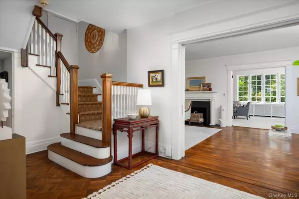 Pelham, NY 10803,120 Cliff AVE