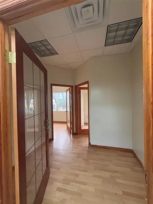 Springfield Gardens, NY 11413,217-01 Merrick