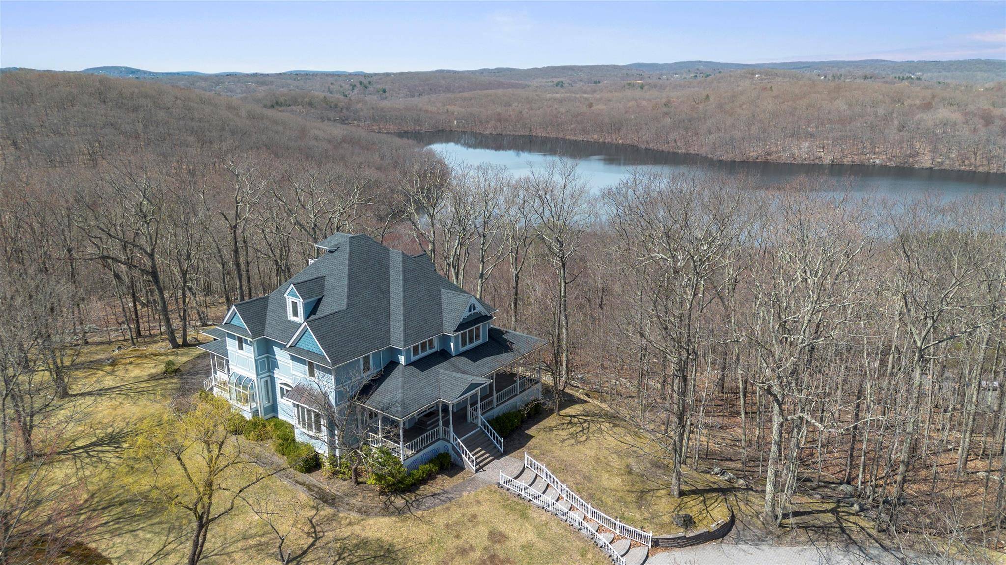 Carmel, NY 10512,25 Lake Gilead RD