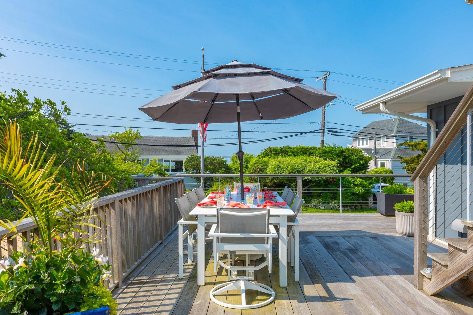 Oak Beach, NY 11702,66 Hawser DR