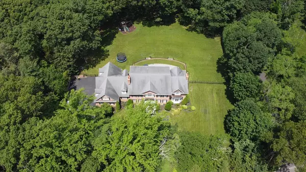 Laurel Hollow, NY 11791,1616 Stewart LN