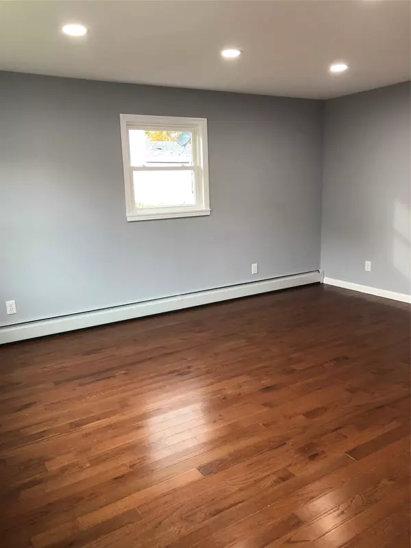 Copiague, NY 11726,129 43rd ST