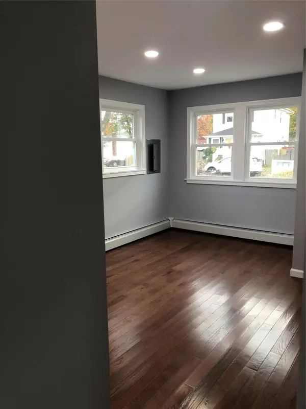 Copiague, NY 11726,129 43rd ST