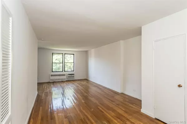 Forest Hills, NY 11375,102-30 Queens BLVD #6-H