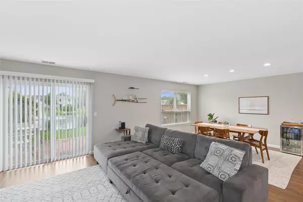 Smithtown, NY 11787,278 Pond View LN