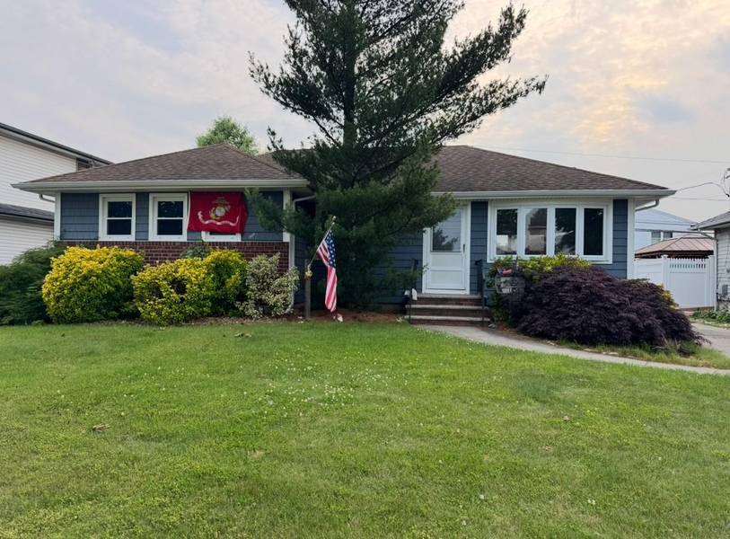 1054 Johnston AVE, Wantagh, NY 11793