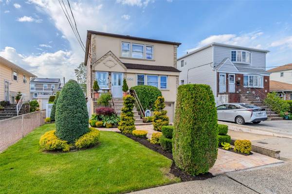 556 Long Beach RD, Island Park, NY 11558