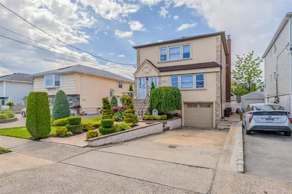 Island Park, NY 11558,556 Long Beach RD