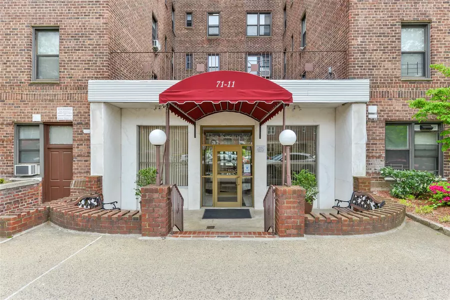 71-11 Yellowstone BLVD #4A, Forest Hills, NY 11375