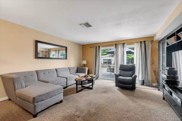 Baldwin, NY 11510,2355 Pershing BLVD ##303