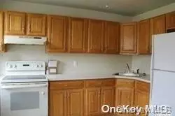 Lawrence, NY 11559,23 Park AVE