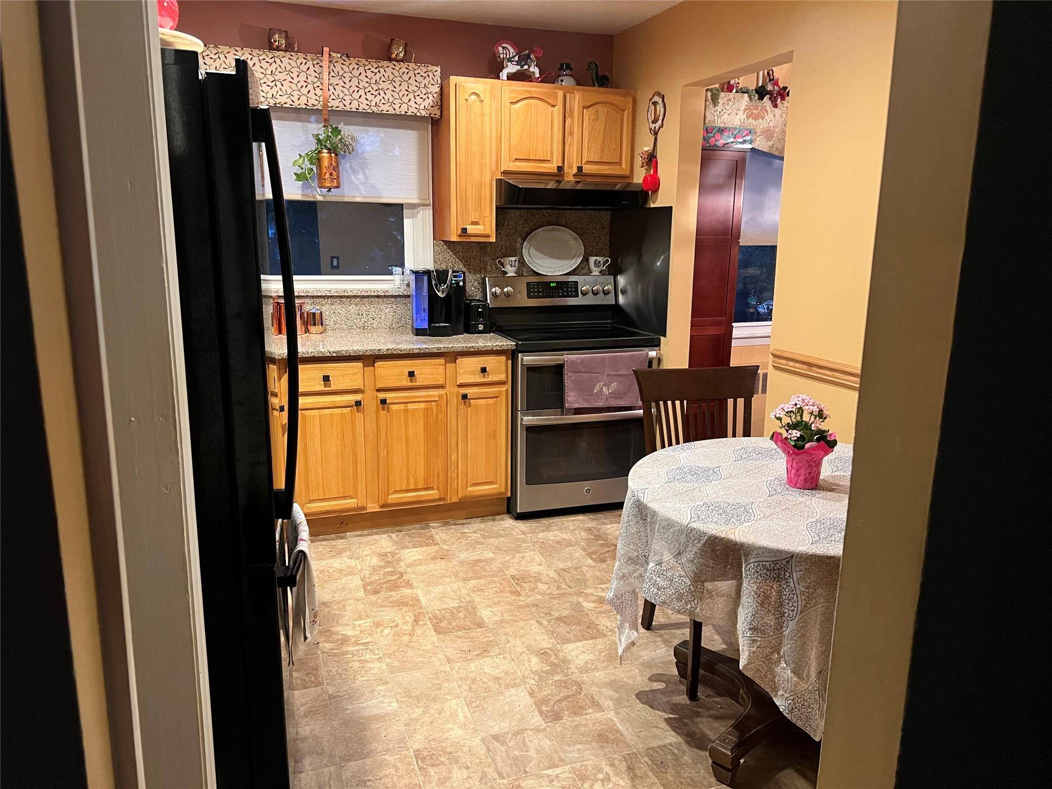 Farmingdale, NY 11735,98 Cedar DR