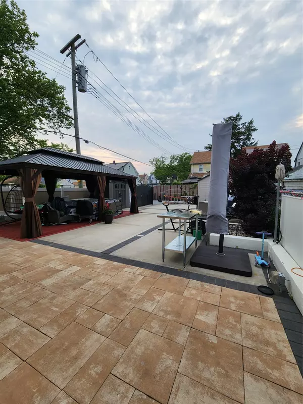 Saint Albans, NY 11412,18701 Keeseville AVE