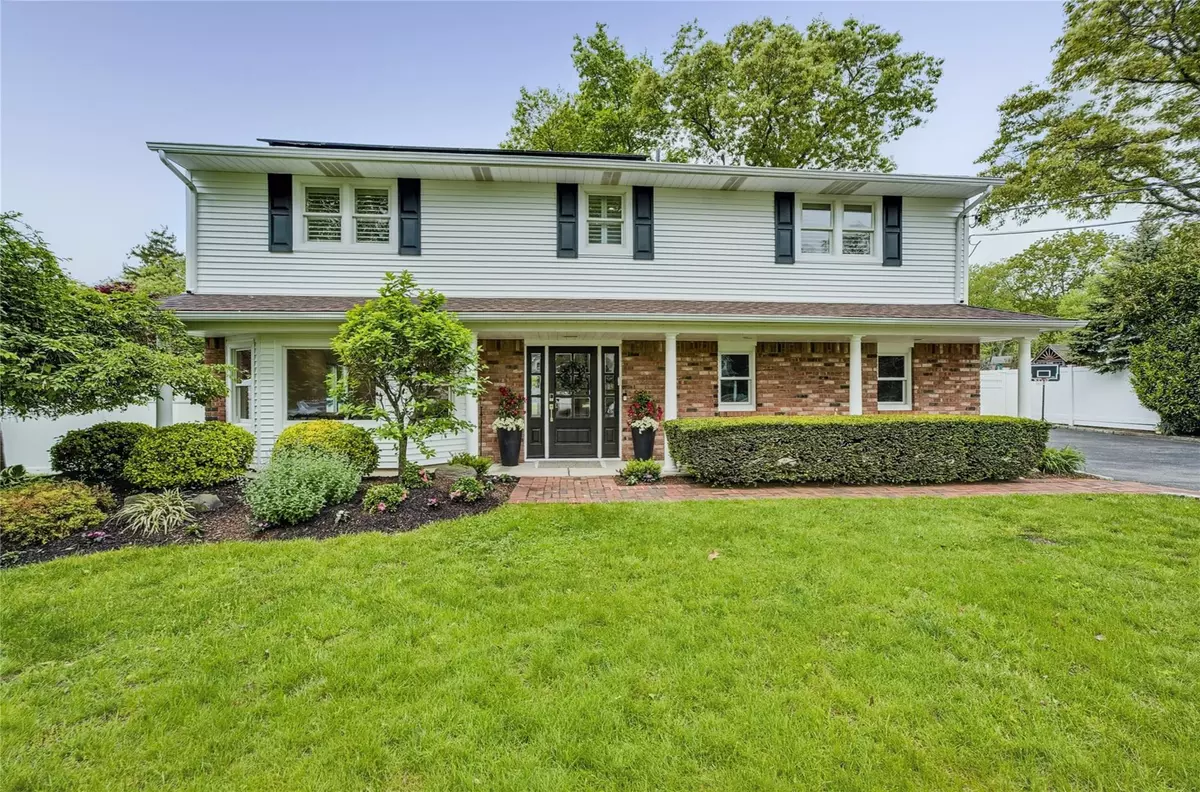 East Northport, NY 11731,56 Holly DR