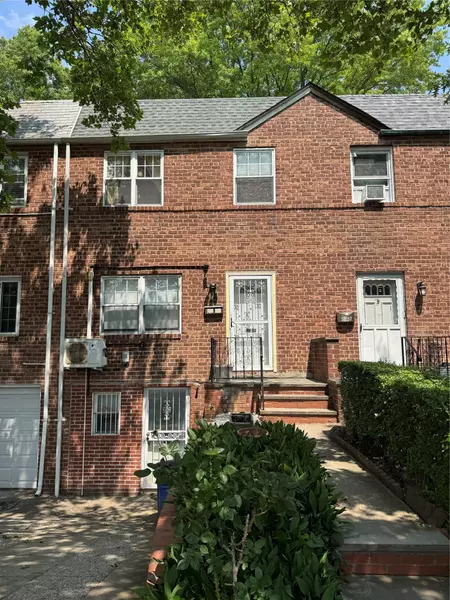 58-35 Clearview EXPY, Oakland Gardens, NY 11364
