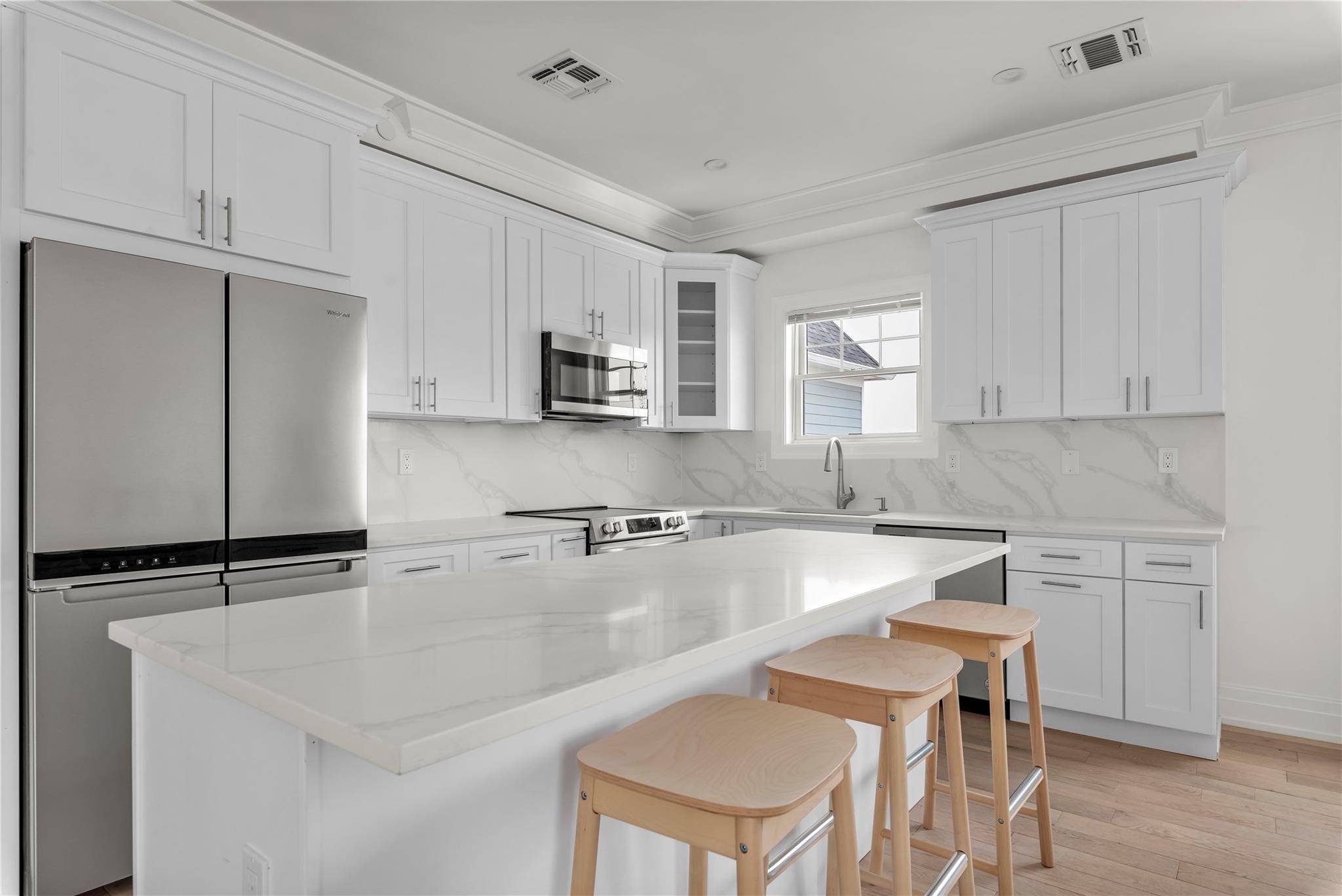 Port Washington, NY 11050,22 Sagamore Hill DR #3A