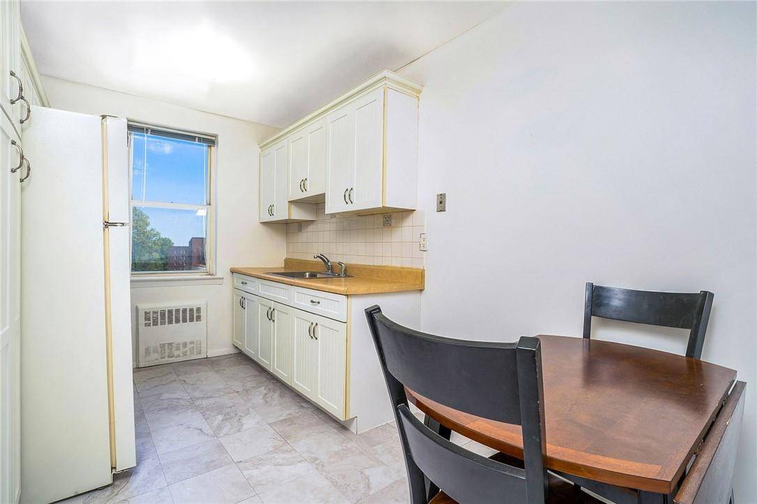 Bronx, NY 10470,4380 Vireo AVE #5D