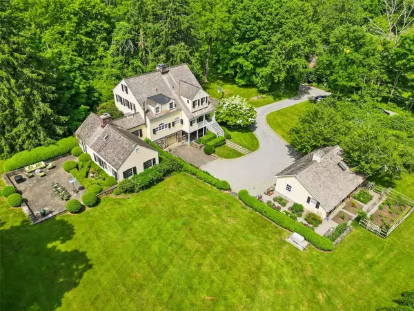 Bedford, NY 10506,1 Twin Lakes DR