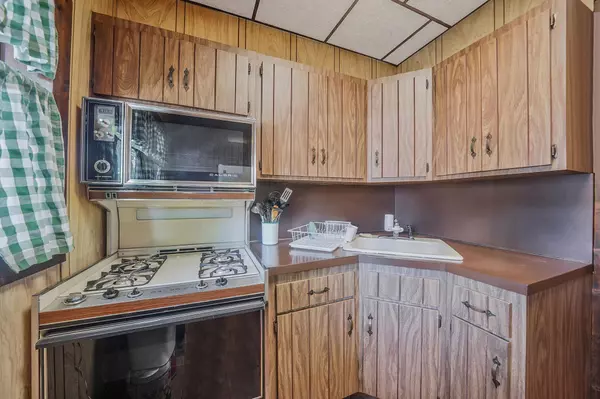 Flushing, NY 11379,6842 78th ST