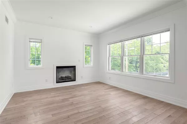 Port Washington, NY 11050,22 Sagamore Hill DR #1B