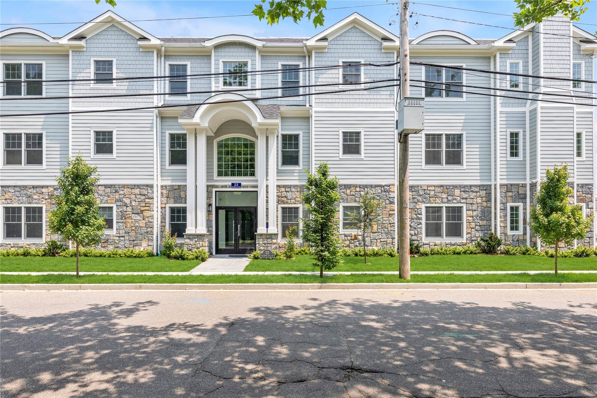 22 Sagamore Hill DR #1B, Port Washington, NY 11050