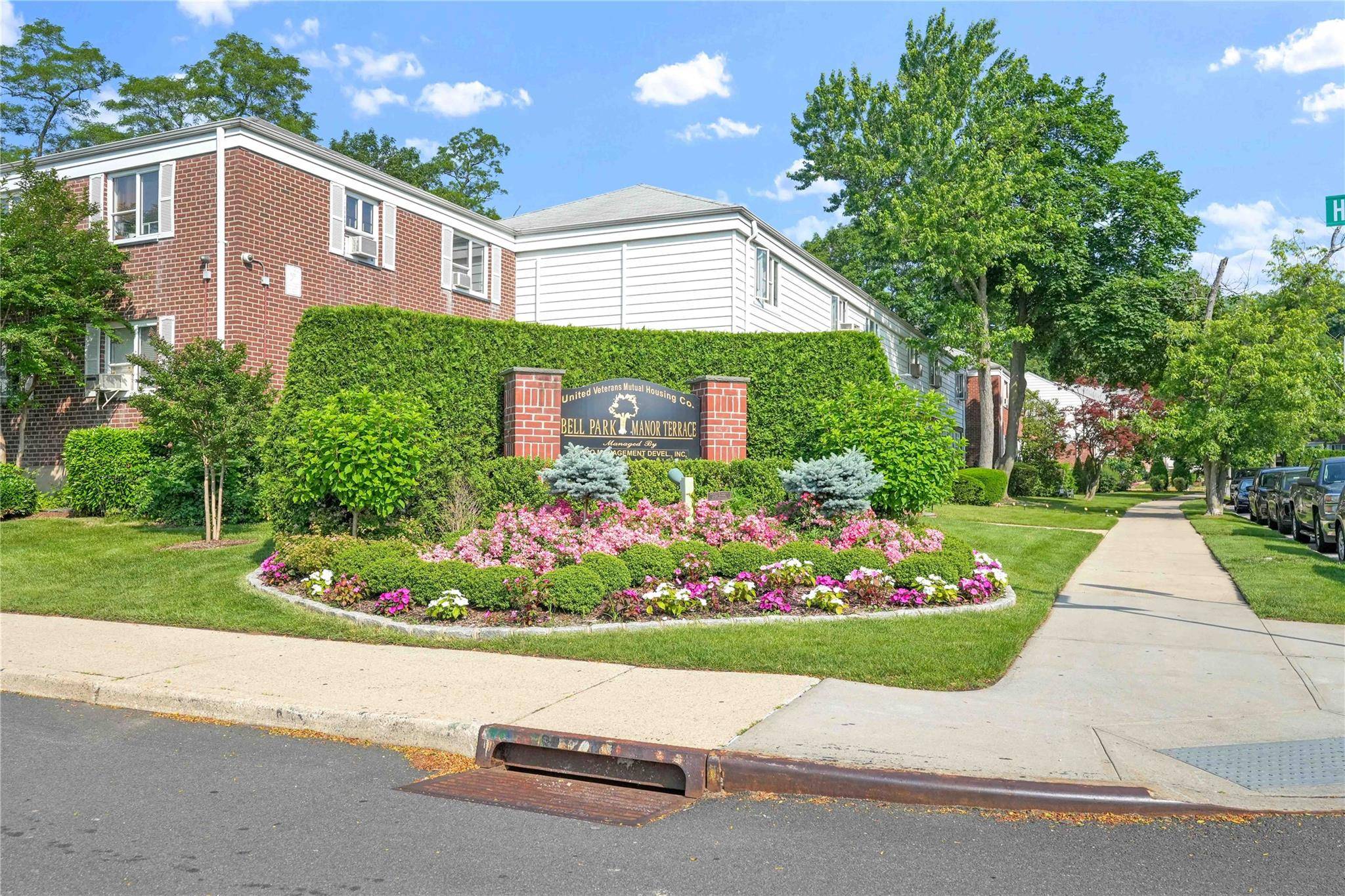 22401 Hillside AVE #2, Queens Village, NY 11427