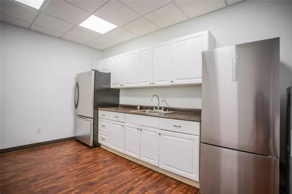 Rockville Centre, NY 11570,486 Sunrise HWY