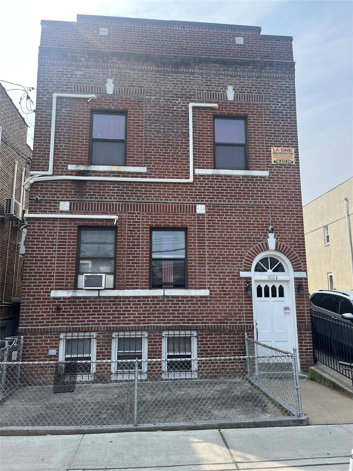 1004 Rhinelander AVE, Bronx, NY 10462