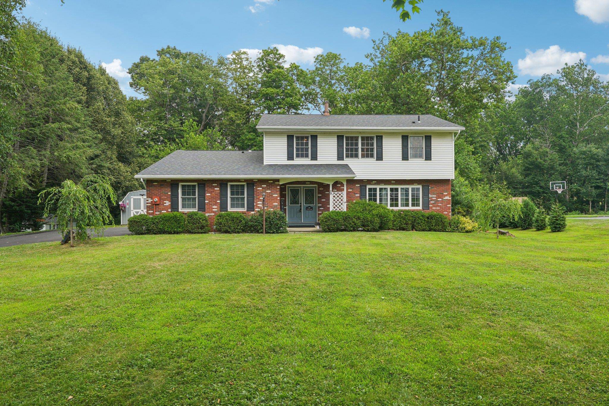 Warwick, NY 10990,15 Bradner DR