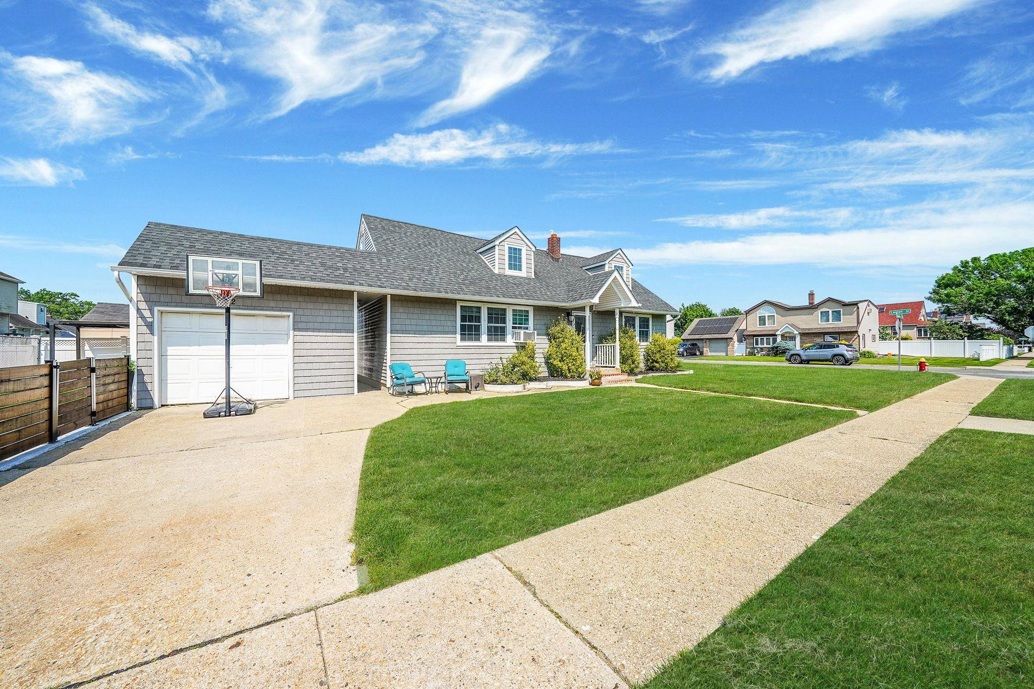 Bellmore, NY 11710,902 Sunrise AVE