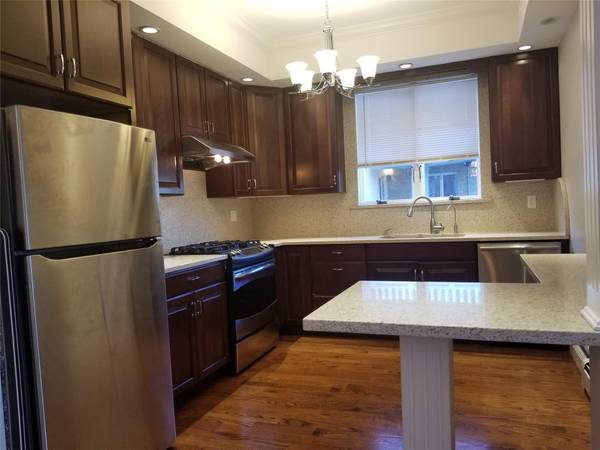 Flushing, NY 11358,45-44 E 189 ST