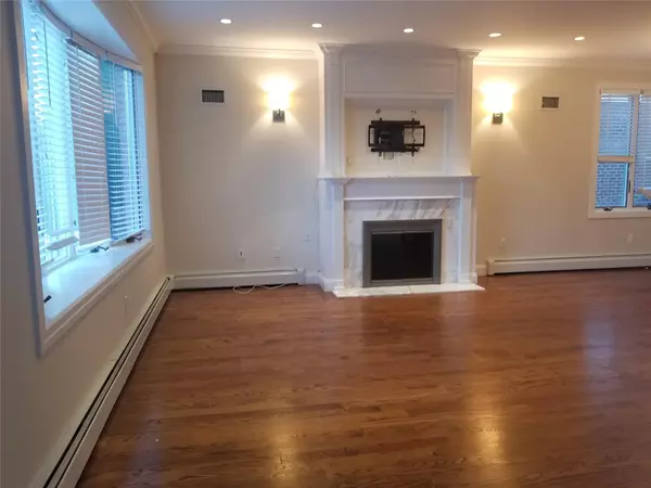 Flushing, NY 11358,45-44 E 189 ST