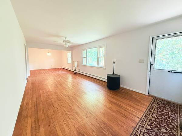 Huntington, NY 11743,11 Vose PL