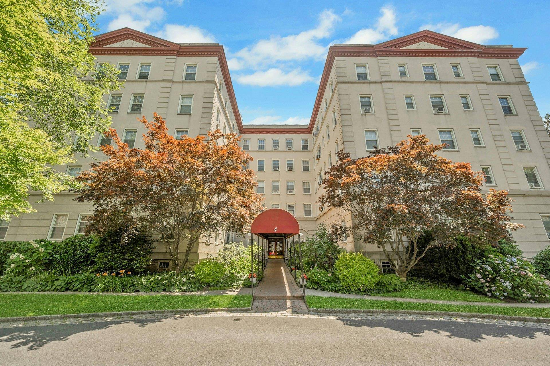 4 Park LN #4F, Mount Vernon, NY 10552