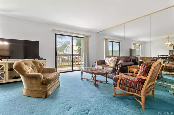 Yorktown Heights, NY 10598,84 Molly Pitcher LN #H