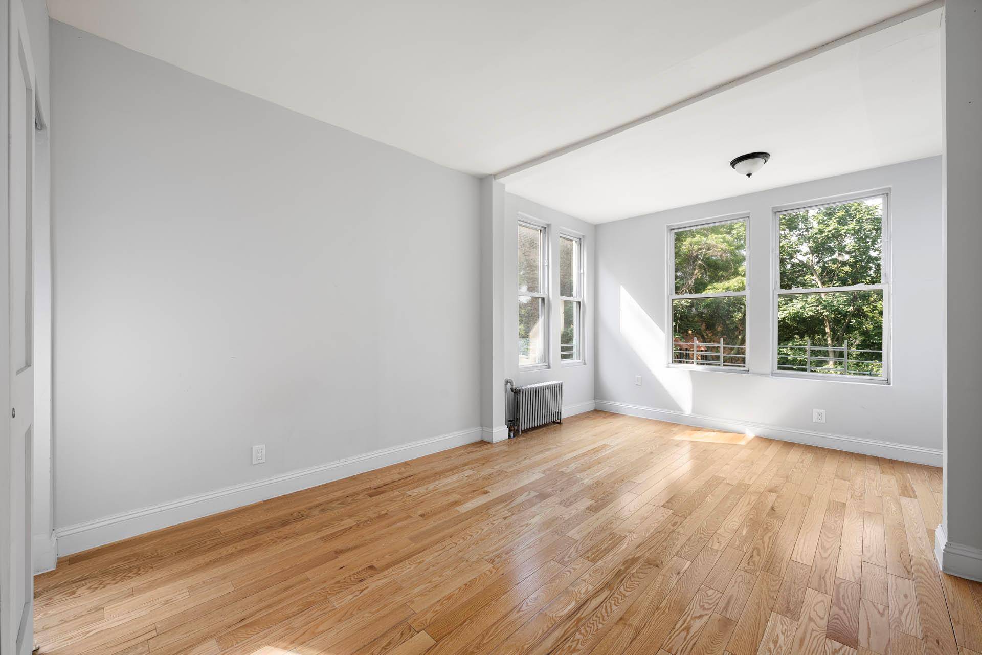 Bronx, NY 10463,156 Summit PL #2