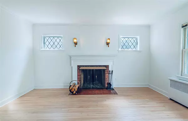 New Hyde Park, NY 11040,147 Nugent ST