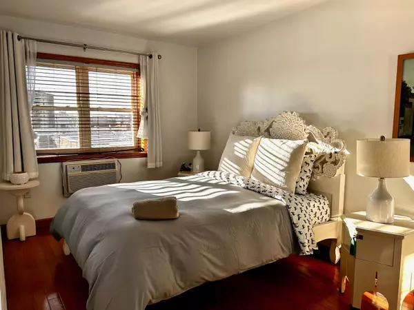 53-10 90th ST #4B, Elmhurst, NY 11373