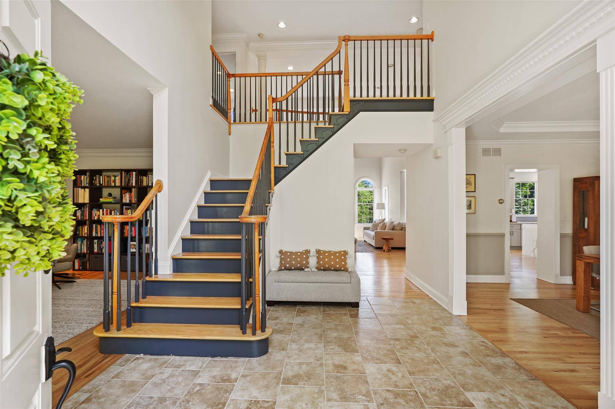 White Plains, NY 10605,10 Inverness CT