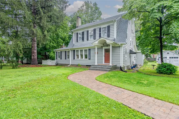 16 Beechwood PARK, Poughkeepsie, NY 12601