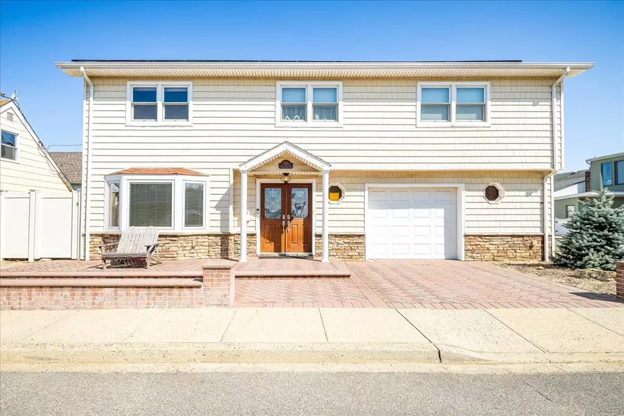755 E Chester ST, Long Beach, NY 11561
