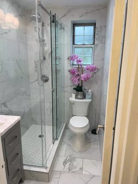Kew Garden Hills, NY 11367,138-28 77TH AVE #64C